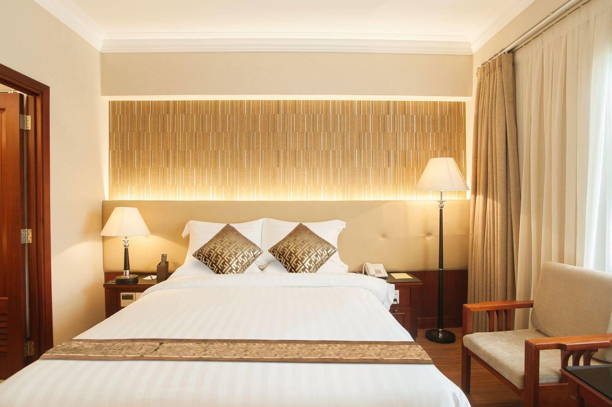 Nhat Ha 1 Hotel Bandar Ho Chi Minh Luaran gambar
