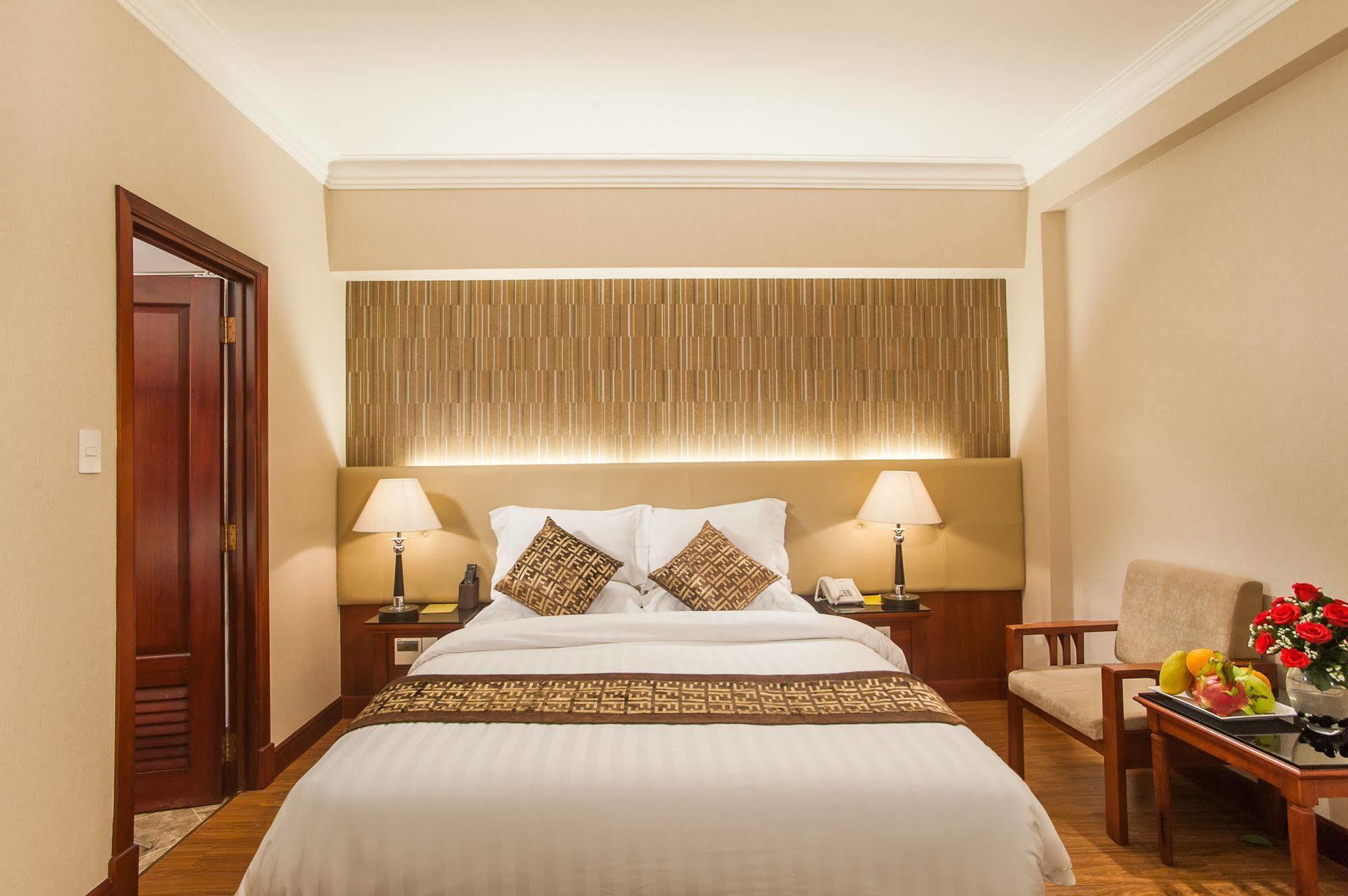 Nhat Ha 1 Hotel Bandar Ho Chi Minh Luaran gambar