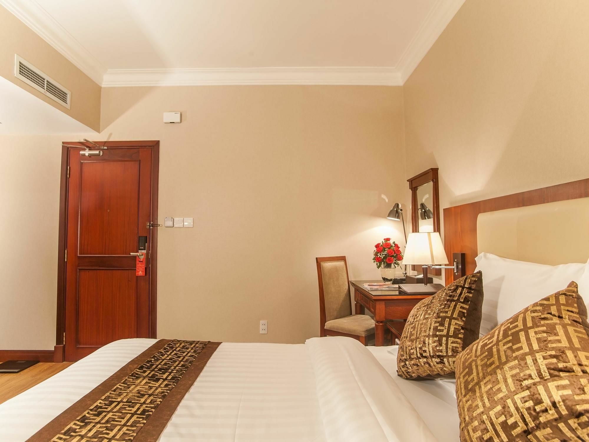 Nhat Ha 1 Hotel Bandar Ho Chi Minh Luaran gambar